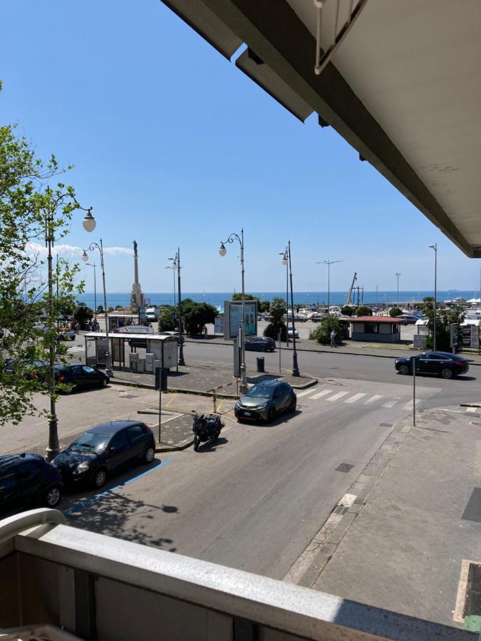 Casa Vacanza Brezza Di Maestrale Salerno Exterior foto