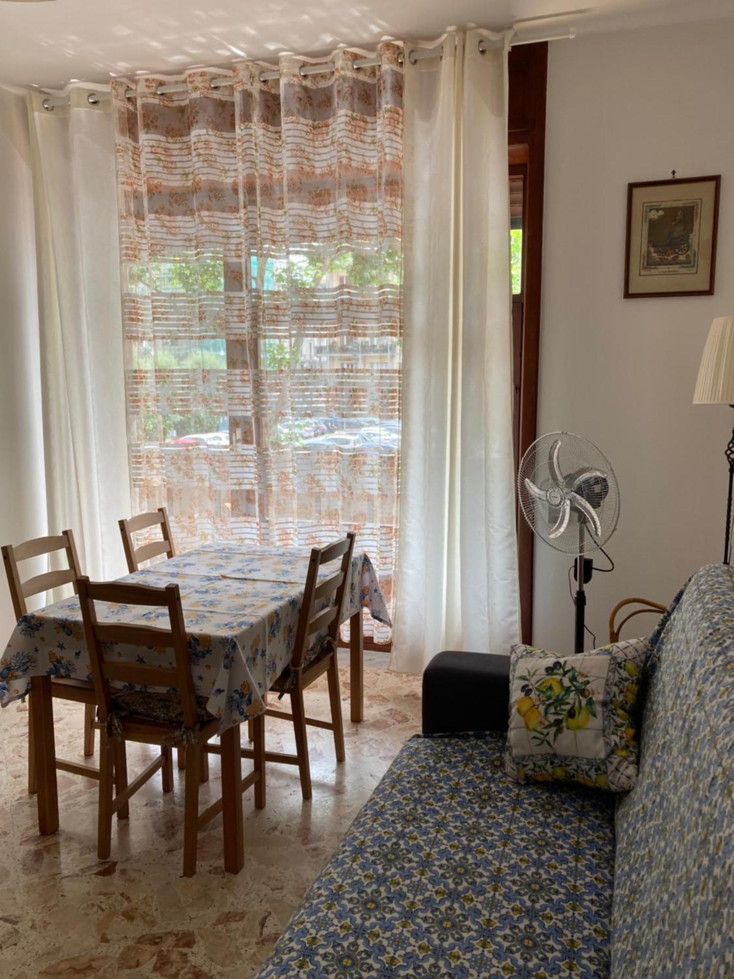Casa Vacanza Brezza Di Maestrale Salerno Exterior foto